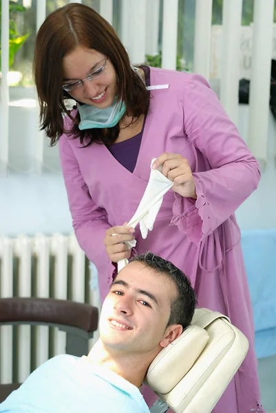Dziewczyna Fotelu Dentysty — Zdjęcie stockowe