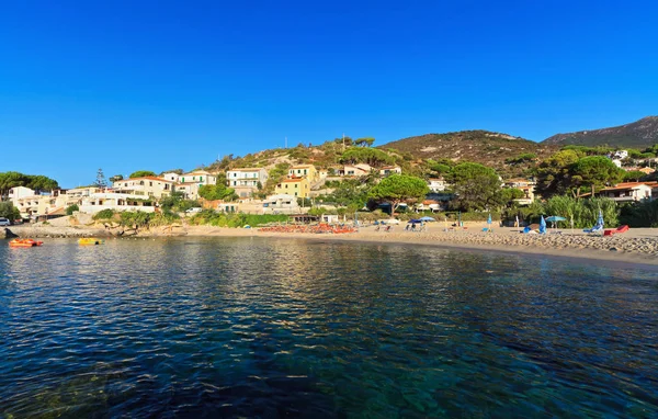 Vista Verão Aldeia Seccheto Com Praia Areia Ilha Elba Itália — Fotografia de Stock