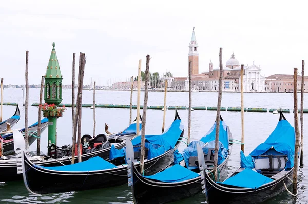 Гондола Венецианской Лагуне — стоковое фото
