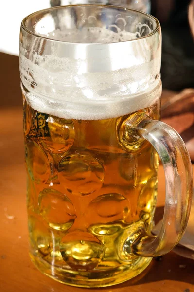 Maß Bier Biergarten — Stockfoto