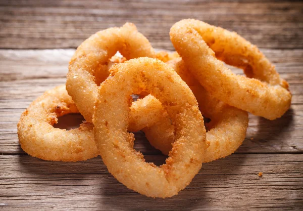 Zwiebelringe Tempura Nahaufnahme Auf Altem Holzgrund — Stockfoto