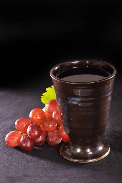 Uva Calice Vino Sfondo Nero — Foto Stock