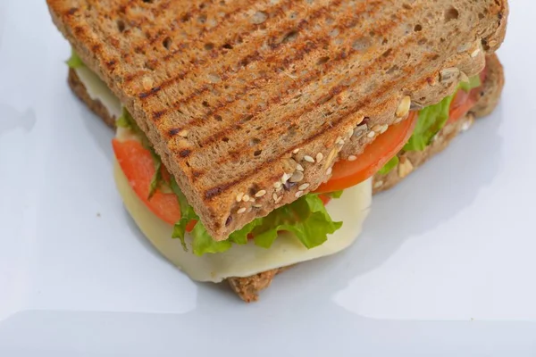 Verse Sandwich Close Met Groenten Vlees Vis Geïsoleerd Witte Achtergrond — Stockfoto
