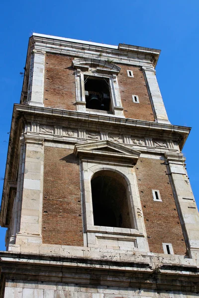 Bazylika Santa Chiara — Zdjęcie stockowe