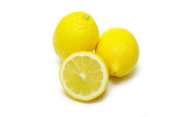 Limões Frescos Amarelos Isolados Branco — Fotografia de Stock