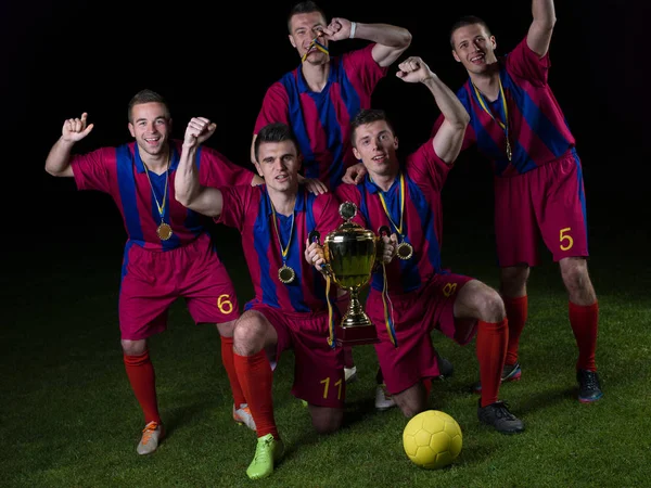Fotbalisté Tým Skupina Slaví Vítězství Stát Mistrem Hry Při Držení — Stock fotografie