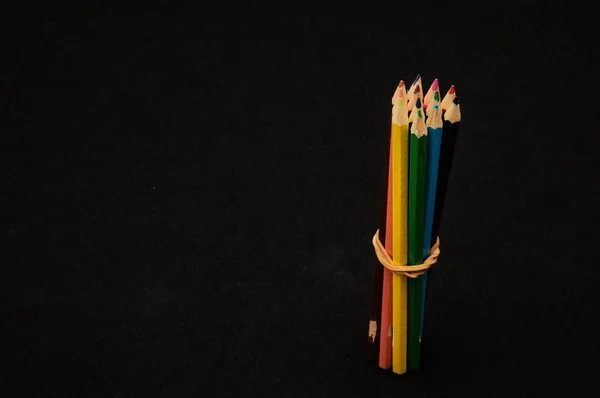 一排彩色铅笔中的一组 — 图库照片