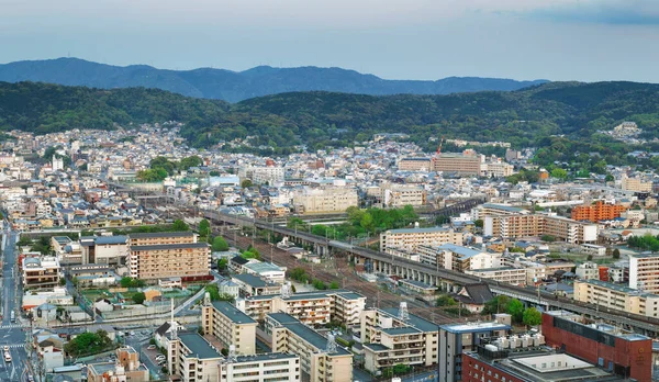 京都市内の夕日京都タワーからの眺め — ストック写真