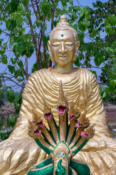 Figura Budista Tailândia Figura Espiritual Dourada — Fotografia de Stock