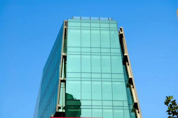 Exterior Del Edificio Vidrio Sobre Cielo Azul — Foto de Stock