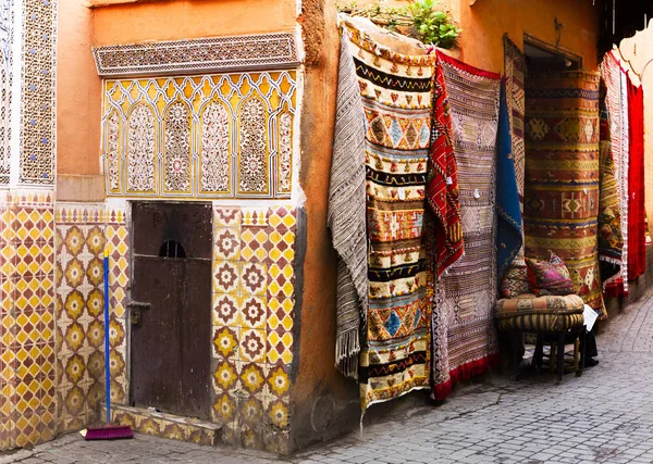 Traditional Antique Carpets Tiled Wall Marrakesh Street Horizontal Format — Stock Photo, Image