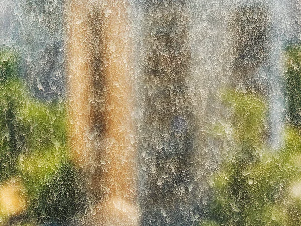 Фон Брудного Домашнього Віконного Скла Міськими Будинками Зовні Сонячний Весняний — стокове фото