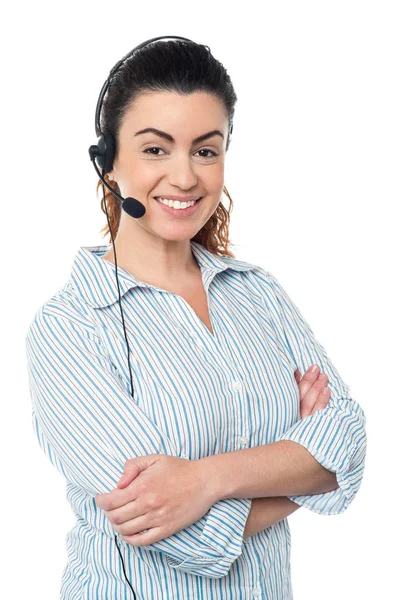 Sonriente Joven Call Center Mujer Con Los Brazos Cruzados — Foto de Stock