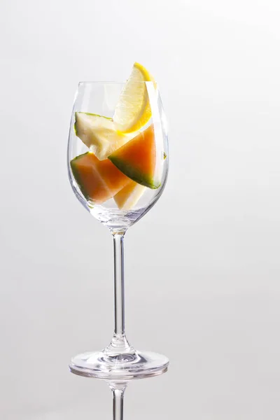 柑橘花束白葡萄酒 — 图库照片
