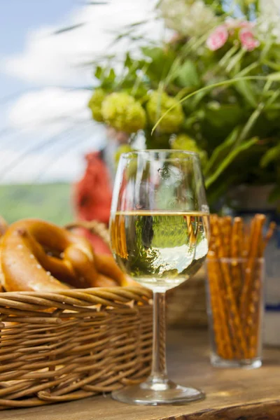 Handing Out German Riesling Public Wine Festival — Stock Photo, Image