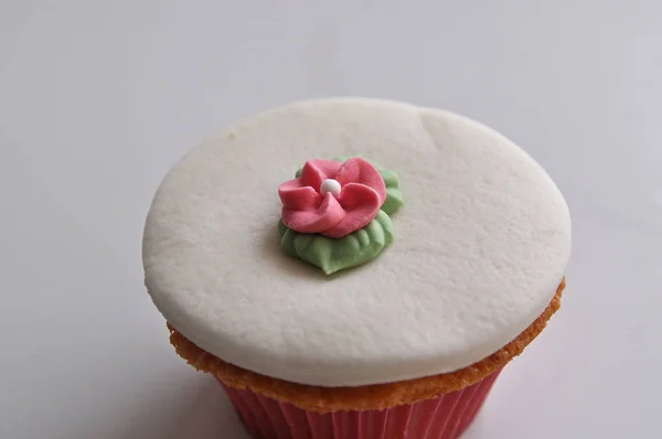 Savoureux Cupcake Sur Fond Gros Plan — Photo