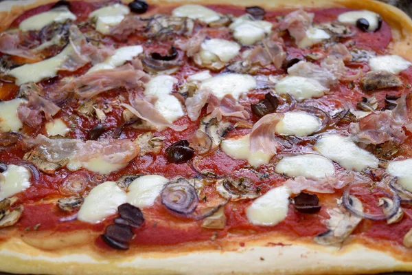 Παραδοσιακή Ιταλική Πίτσα Margherita — Φωτογραφία Αρχείου