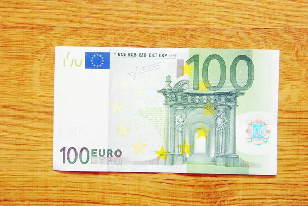 Fából Készült Háttérrel Izolált Eurobankjegyek — Stock Fotó