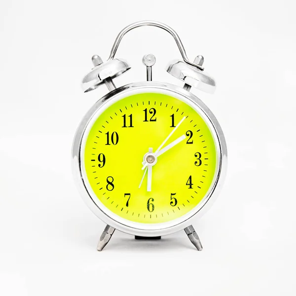 Relógio Alarme Fundo Branco Mostrando Tempo Dez Minutos Após Seis — Fotografia de Stock