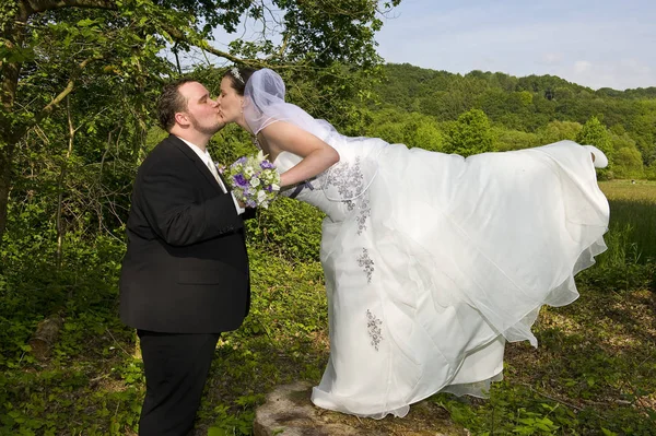 Recién Casados Disfrutando Del Tiempo Juntos — Foto de Stock