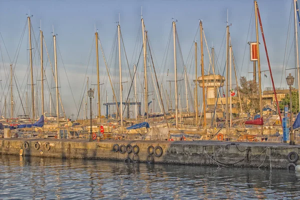 Barche Vela Motore Ormeggiate Nel Canale Portuale Cervia Nel Nord — Foto Stock