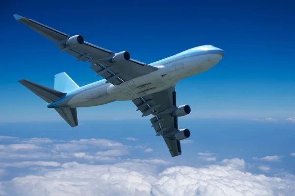 Avião Voando Acima Das Nuvens Clima Glorioso — Fotografia de Stock