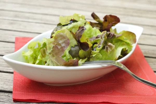 Närbild Färsk Välsmakande Sallad — Stockfoto