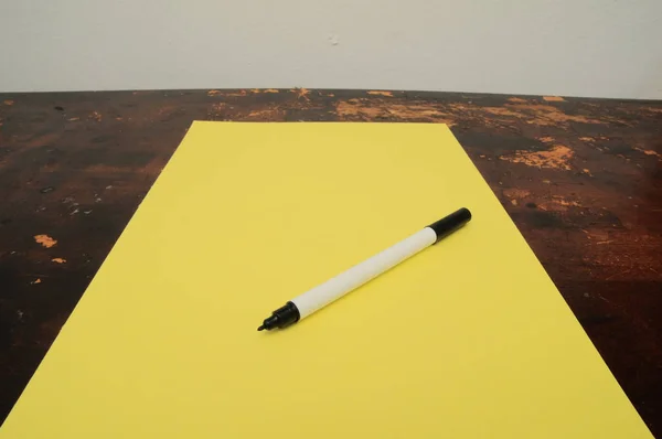 Examen Concepto Imagen Hoja Papel Sobre Una Mesa Madera — Foto de Stock