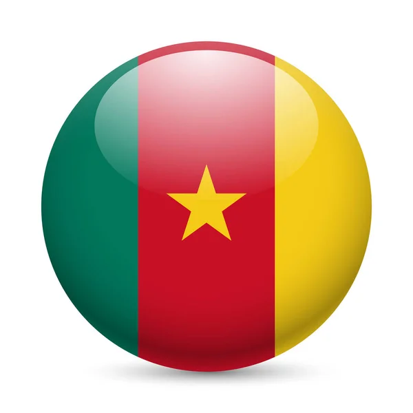 Yuvarlak Parlak Simge Olarak Kamerun Bayrağı Kamerun Bayrağıyla Düğme — Stok fotoğraf