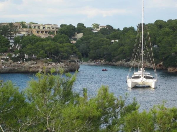 Γιοτ Στην Cala Ferrera — Φωτογραφία Αρχείου