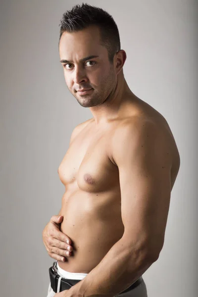 Joven Atractivo Musculoso Hombre Aislado — Foto de Stock