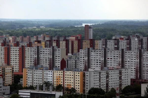 现代摩天大楼立面的城市景观 — 图库照片
