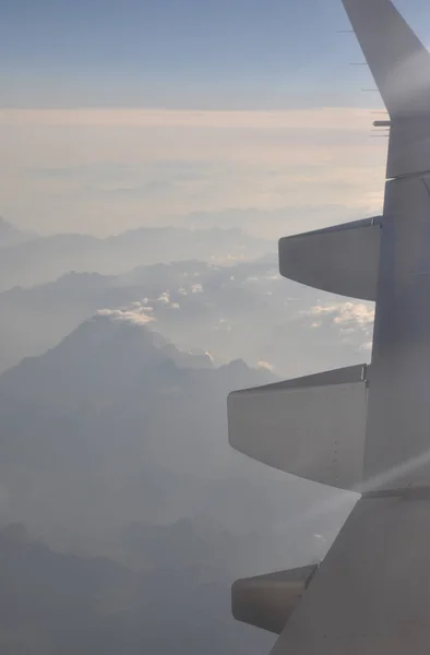 Repülőgép Repülés Repülés Repülés Utazás Nyaralás Repülőgép Szárnyak Felhő Felhők — Stock Fotó