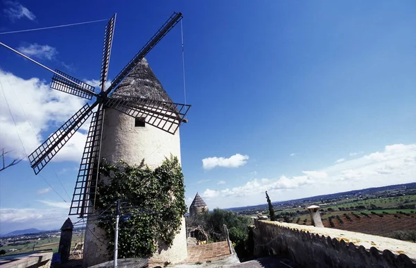 Molino Viento Tradicional Montuiri Utilizado Agricultura Está Situado Centro Isla —  Fotos de Stock