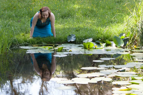공원에 여자의 — 스톡 사진