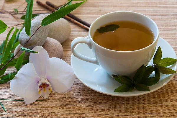 Tasse Tee Mit Jasminblüten — Stockfoto