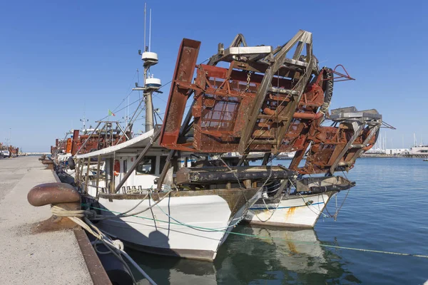 Barche Pesca Porto Macchina Raccogliere Vongole — Foto Stock