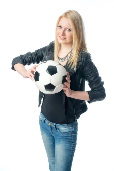 Девушка Кожаной Куртке Футболом — стоковое фото