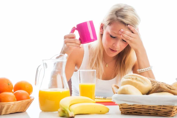 Mujer Rubia Sentada Mesa Del Desayuno — Foto de Stock