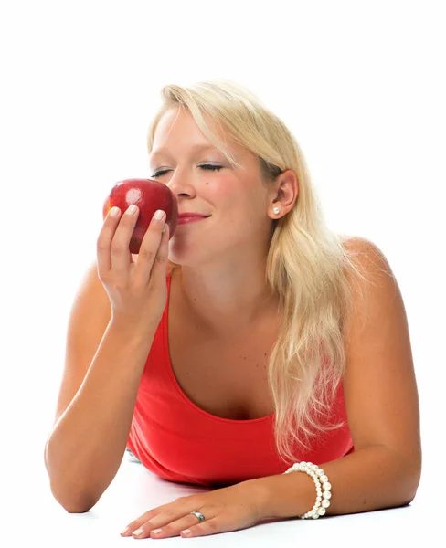 Blond Kvinna Med Ett Rött Äpple — Stockfoto