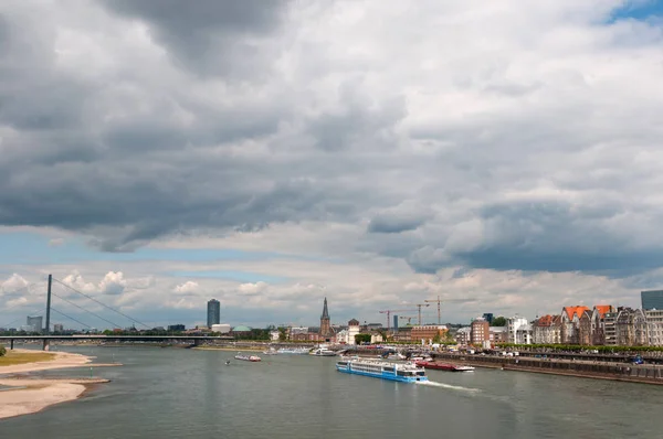 Paseo Del Rin Dusseldorf — Foto de Stock