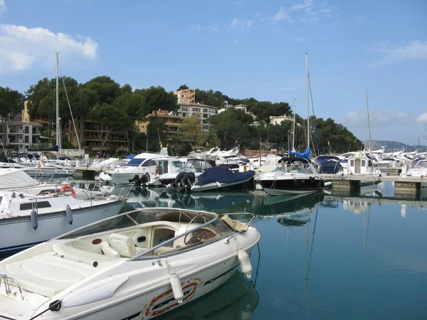 Barche Nel Porto Turistico Santa Ponsa — Foto Stock