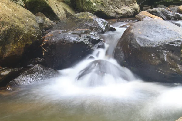 Krásný Vodopád Přírodním Pozadí — Stock fotografie