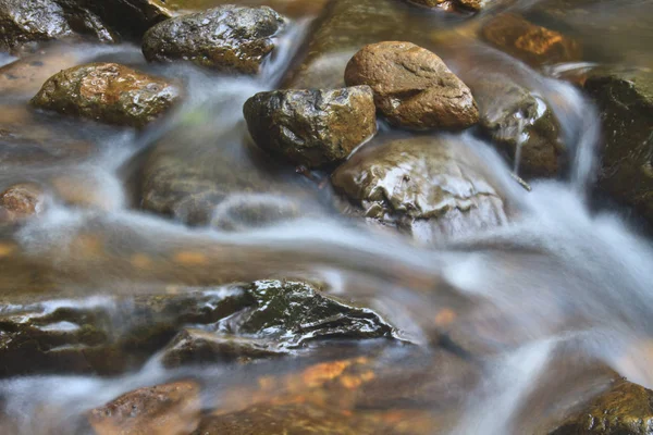 Bela Cachoeira Fundo Natureza — Fotografia de Stock