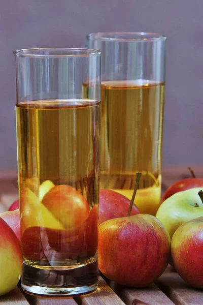 Свіжі Яблука Яблучний Сік — стокове фото