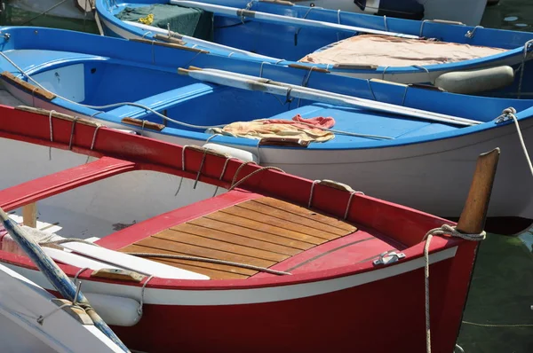 Лодки Гавани Фацца Cinque Terre — стоковое фото