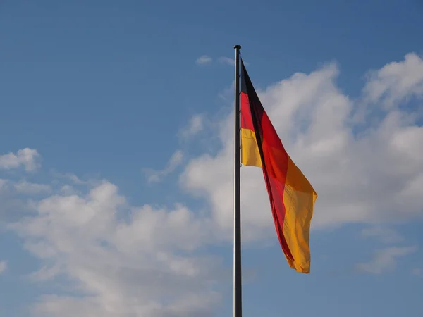 Bandiera Nazionale Tedesca Della Germania Sopra Cielo Blu — Foto Stock