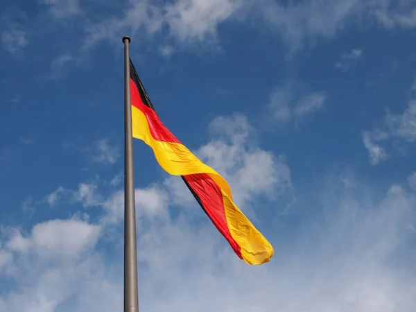 Bandiera Nazionale Tedesca Della Germania Sopra Cielo Blu — Foto Stock