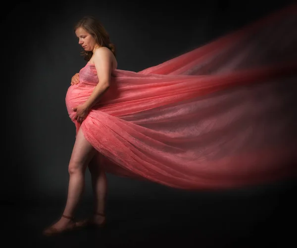 Zwanger Vrouw Tule Jurk — Stockfoto