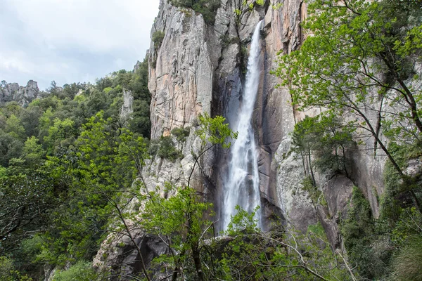 Живописный Вид Величественный Пейзаж Водопадом — стоковое фото